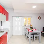 Апартаменты Donita - Comfort Two Bedroom With Balcony And Sea View Слано