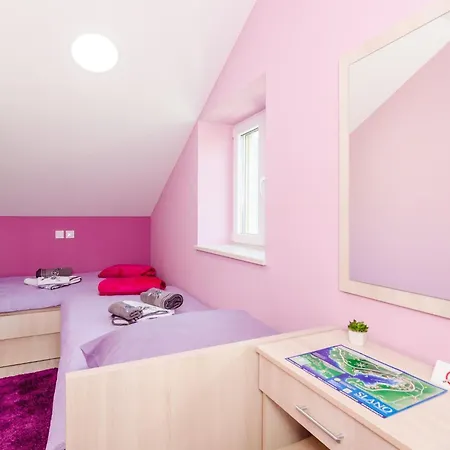 Donita - Comfort Two Bedroom With Balcony And Sea View *