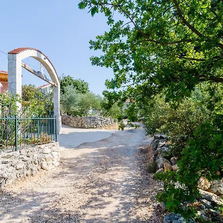 Donita - Comfort Two Bedroom With Balcony And Sea View 슬라노