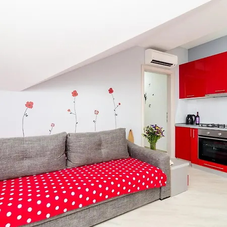 Donita - Comfort Two Bedroom With Balcony And Sea View 아파트