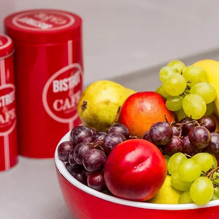 Donita - Comfort Two Bedroom With Balcony And Sea View 슬라노