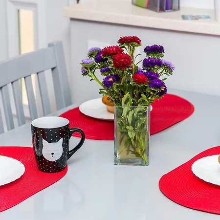 Donita - Comfort Two Bedroom With Balcony And Sea View * 슬라노