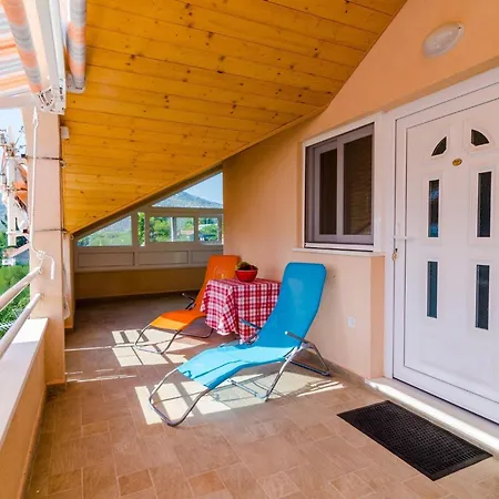 Donita - Comfort Two Bedroom With Balcony And Sea View 아파트