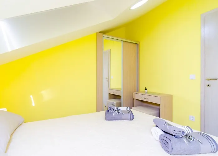 Donita - Comfort Two Bedroom With Balcony And Sea View Apartamento