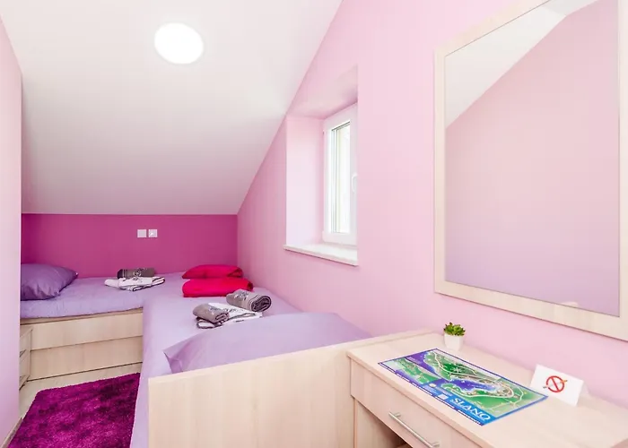 Donita - Comfort Two Bedroom With Balcony And Sea View *