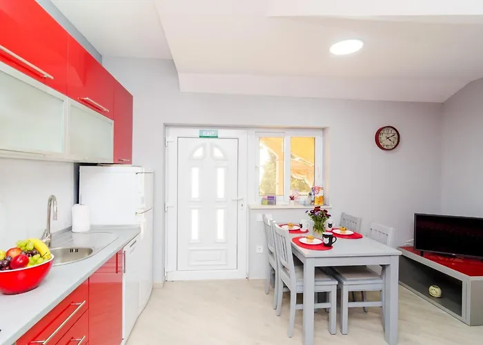 Apartamento Donita - Comfort Two Bedroom With Balcony And Sea View Slano